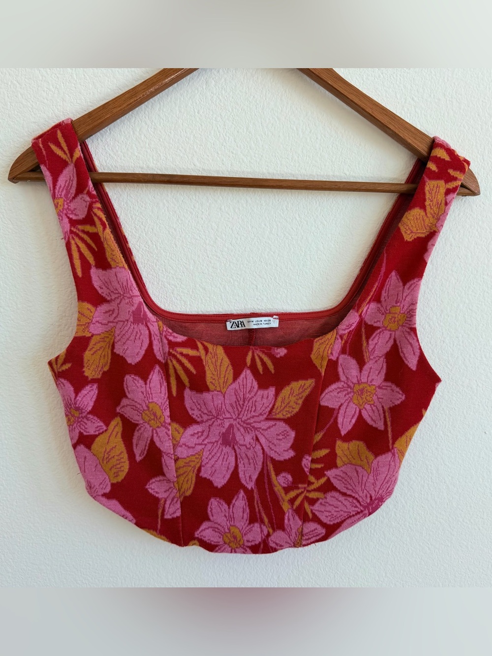 Zara Woman’s Red Pink Floral Scoop-Neck Crop Tank